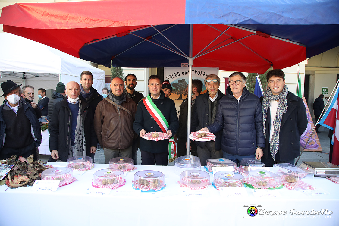 VBS_5928 - 10.ma Fiera Nazionale del Tartufo e Fiera dei Santi.jpg